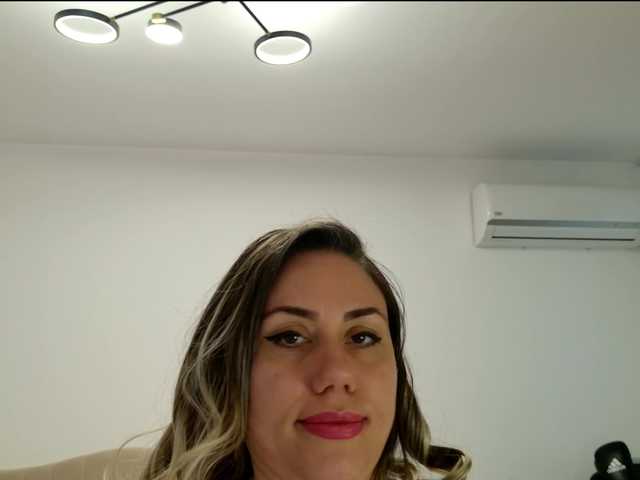 Annyfit4you's BongaCams show and profile