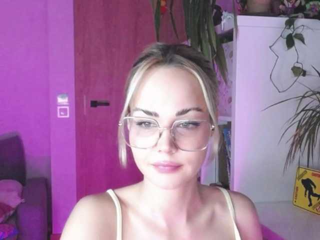 lexieSpicy's BongaCams show and profile