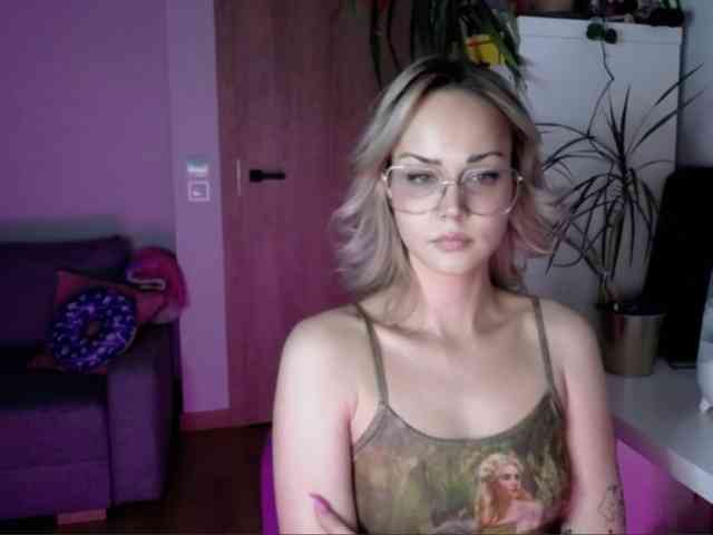 lexieSpicy webcam
