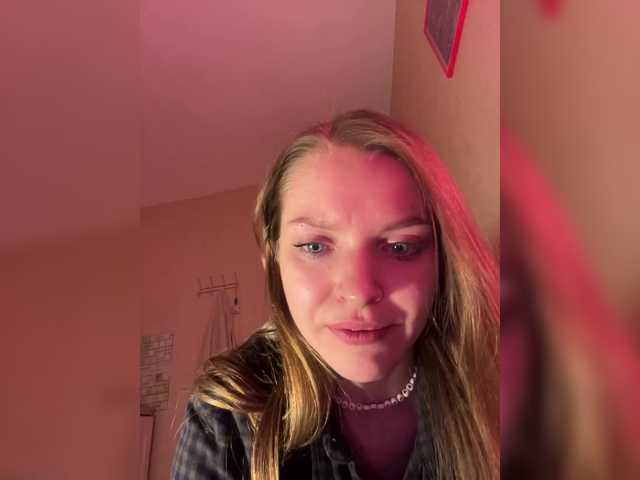 ThatTripPink3's BongaCams show and profile