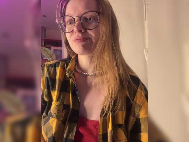 ThatTripPink3's BongaCams show and profile