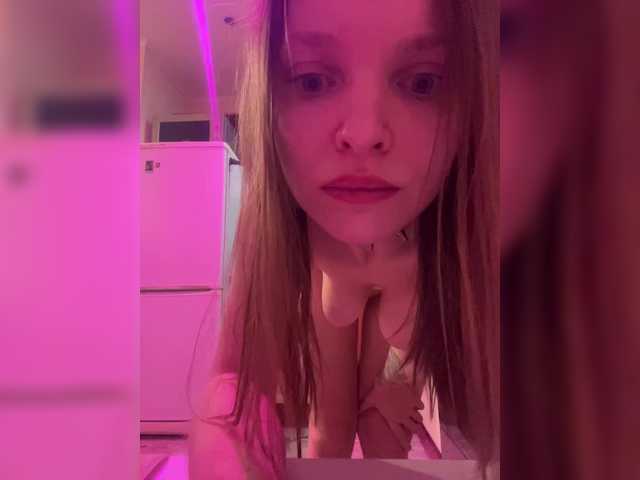 ThatTripPink3's BongaCams show and profile