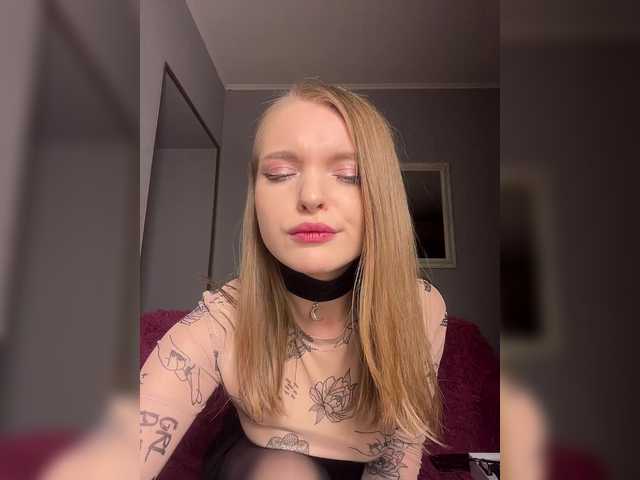 ThatTripPink3's BongaCams show and profile