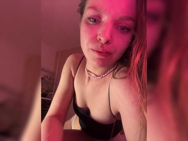 ThatTripPink3's BongaCams show and profile