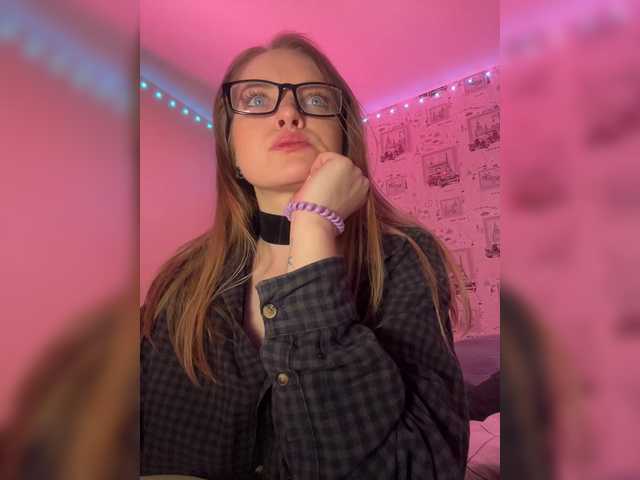 ThatTripPink3's BongaCams show and profile