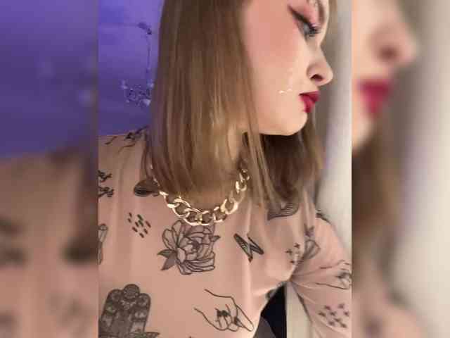 AliciaTroupe webcam