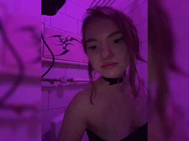 AliciaTroupe webcam