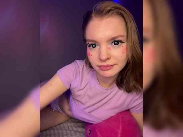 AliciaTroupe webcam