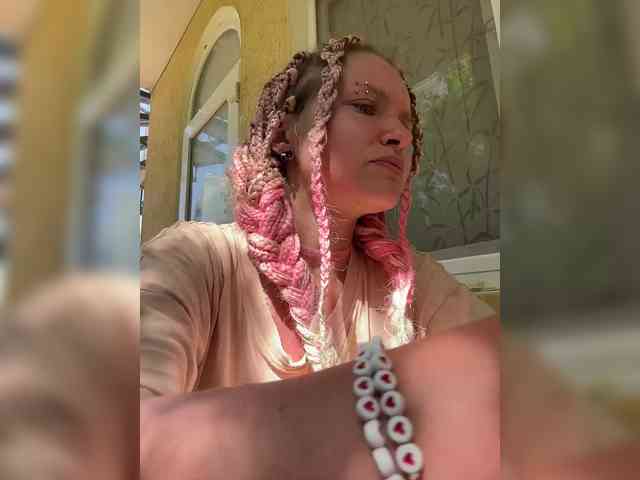 AliciaTroupe webcam