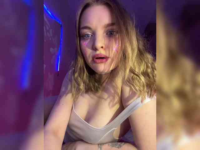 AliciaTroupe webcam