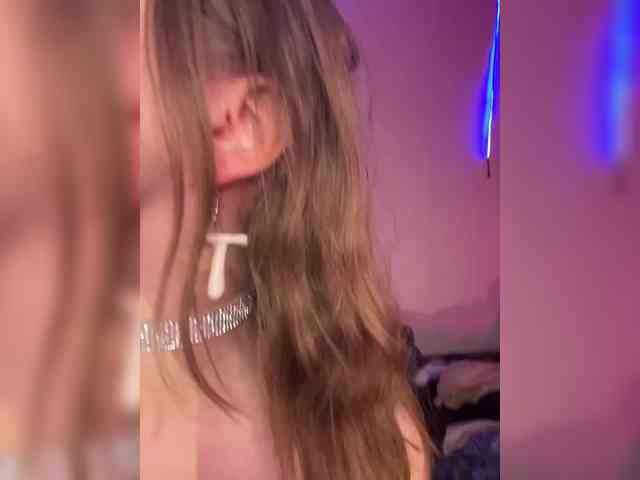 AliciaTroupe webcam
