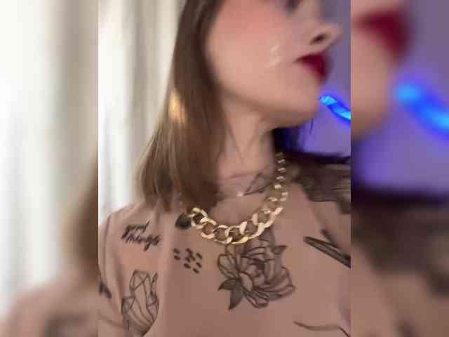 AliciaTroupe webcam