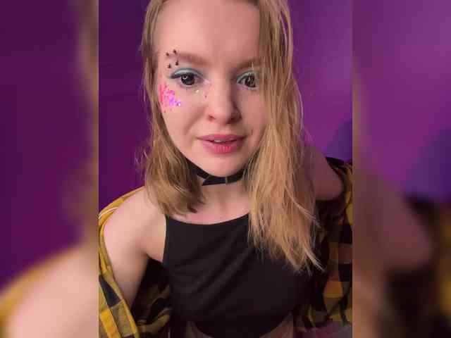 AliciaTroupe webcam
