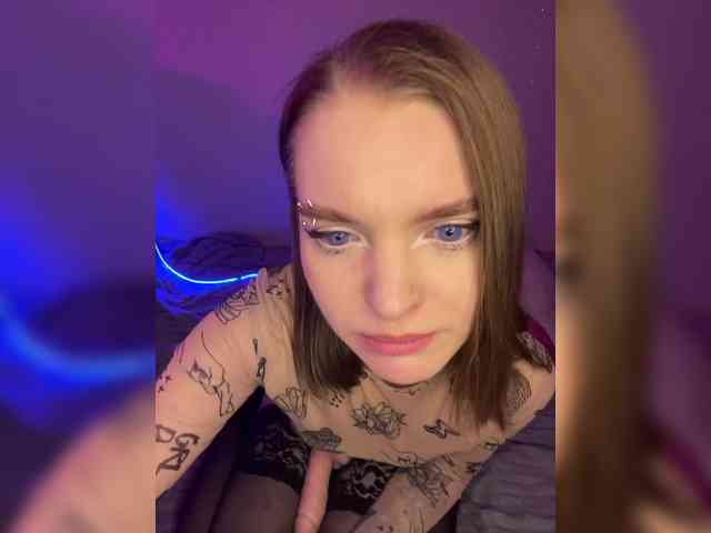 AliciaTroupe webcam