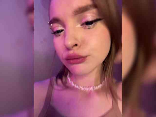 AliciaTroupe webcam