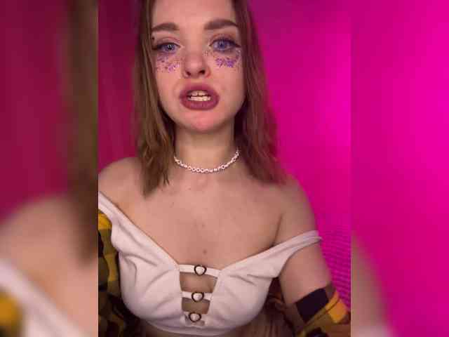 AliciaTroupe webcam