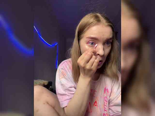 AliciaTroupe webcam