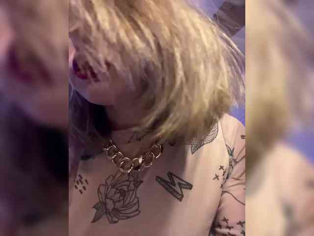 AliciaTroupe webcam