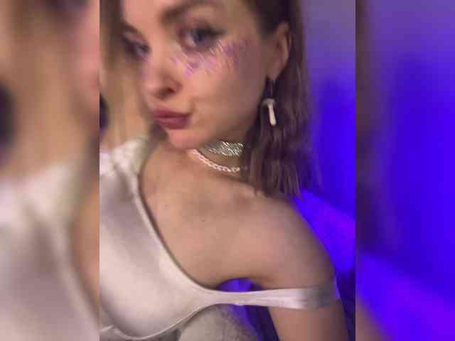 AliciaTroupe webcam