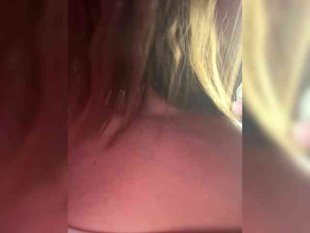 AliciaTroupe webcam