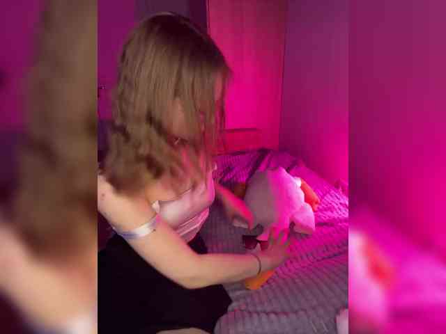 AliciaTroupe webcam