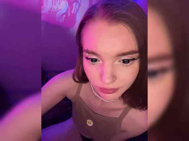AliciaTroupe webcam