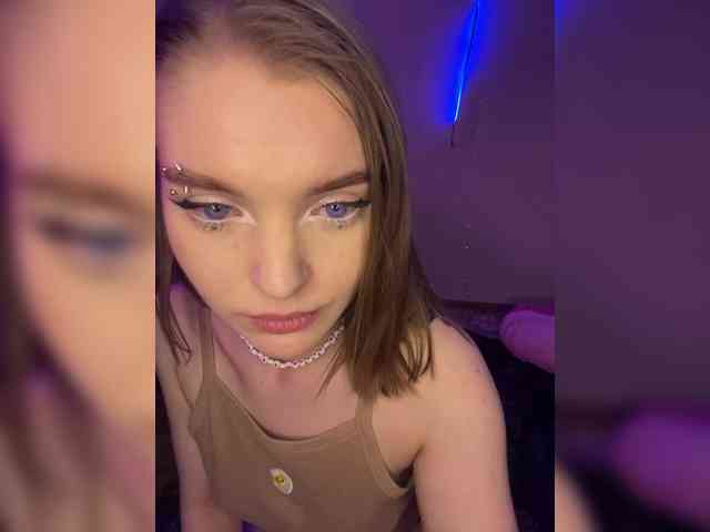AliciaTroupe webcam