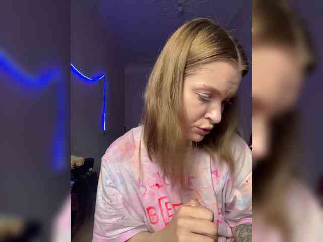 AliciaTroupe webcam
