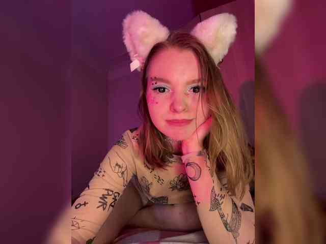 AliciaTroupe webcam