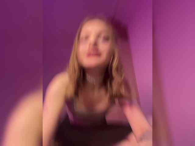 AliciaTroupe webcam