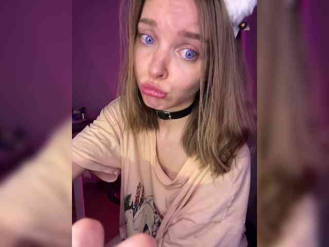 AliciaTroupe webcam