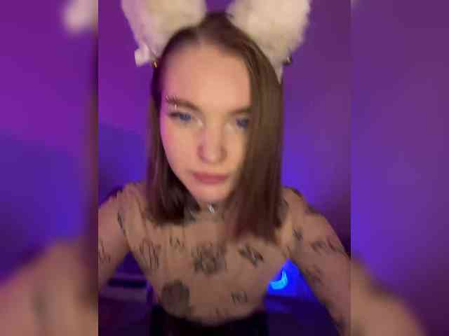 AliciaTroupe webcam