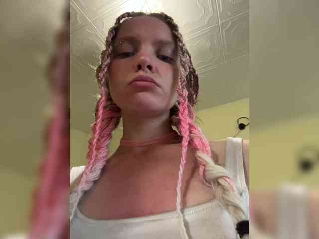 AliciaTroupe webcam