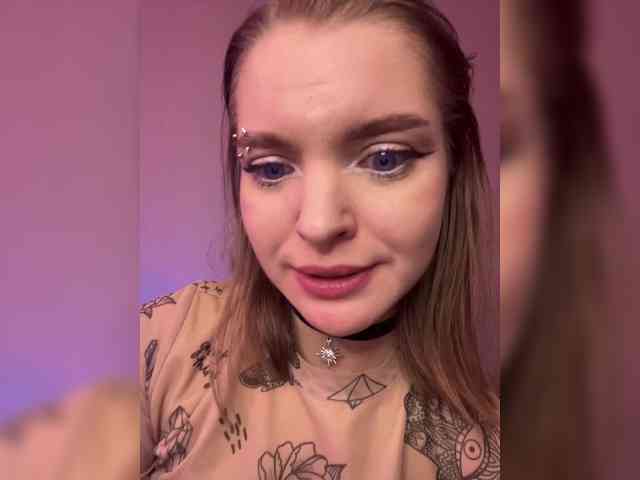 AliciaTroupe webcam