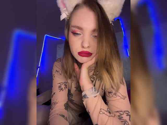 AliciaTroupe webcam