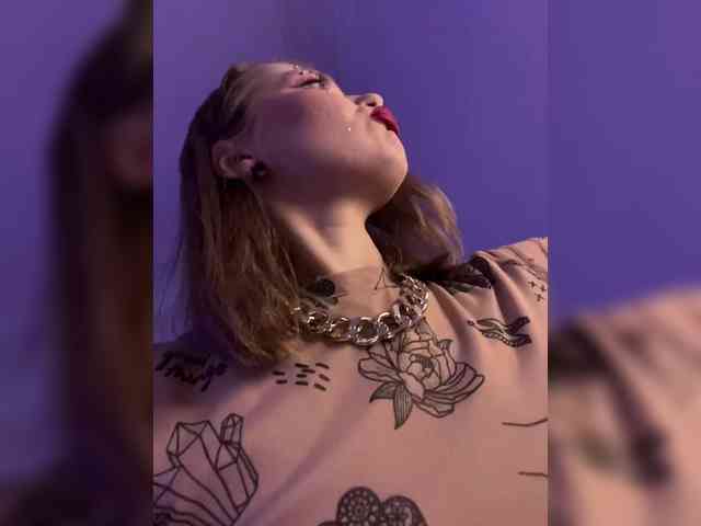 AliciaTroupe webcam