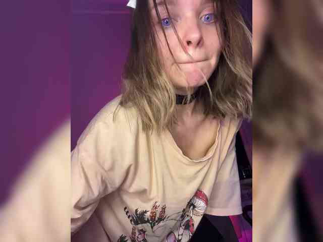 AliciaTroupe webcam