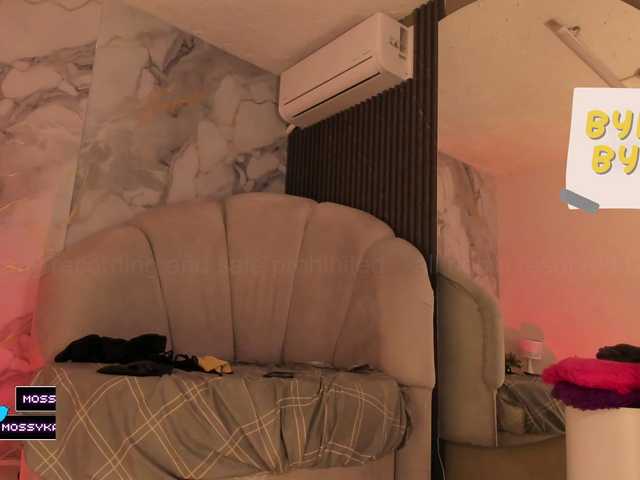 Katemoss70's BongaCams show and profile