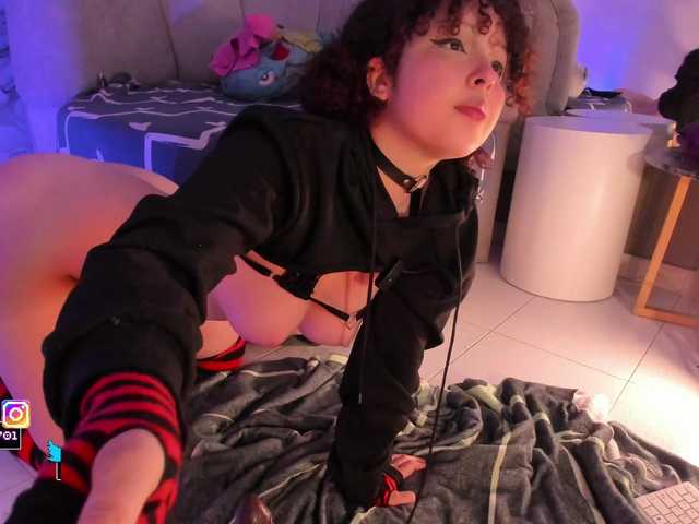 Katemoss70's BongaCams show and profile