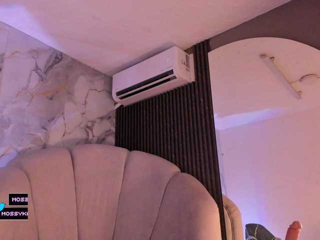 Katemoss70's BongaCams show and profile