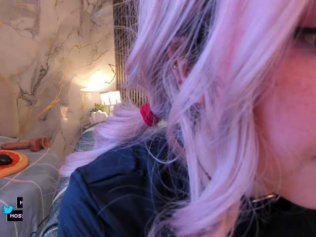 Katemoss70's BongaCams show and profile