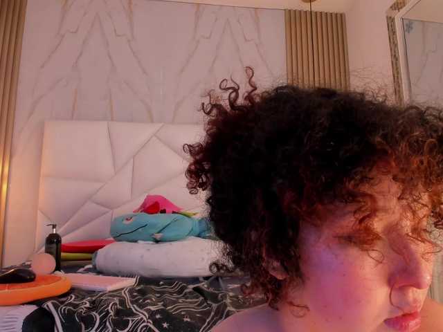 Katemoss70's BongaCams show and profile