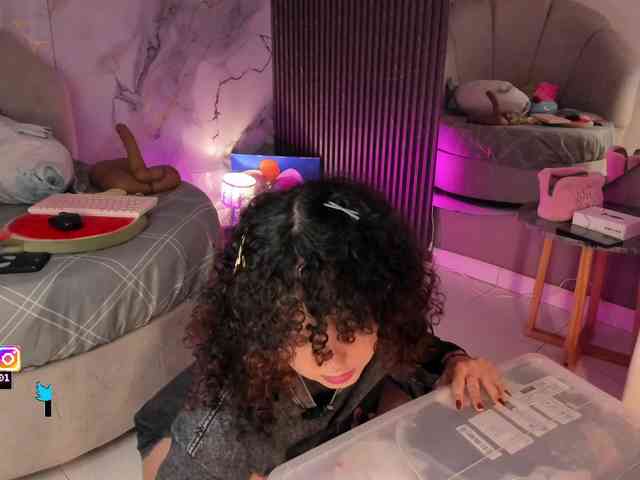 Katemoss70 Katemoss70