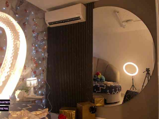 Katemoss70 Katemoss70