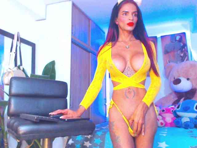 Hotgiirl-1