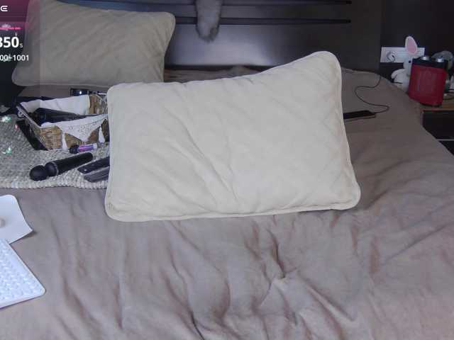 HairyCrotch's BongaCams show and profile