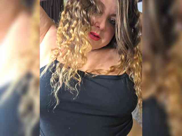 FLUFFY_BEAUTY webcam