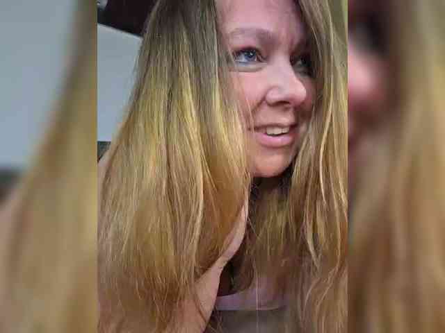 FLUFFY_BEAUTY webcam