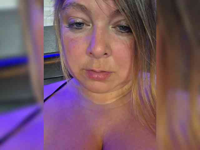 FLUFFY_BEAUTY webcam