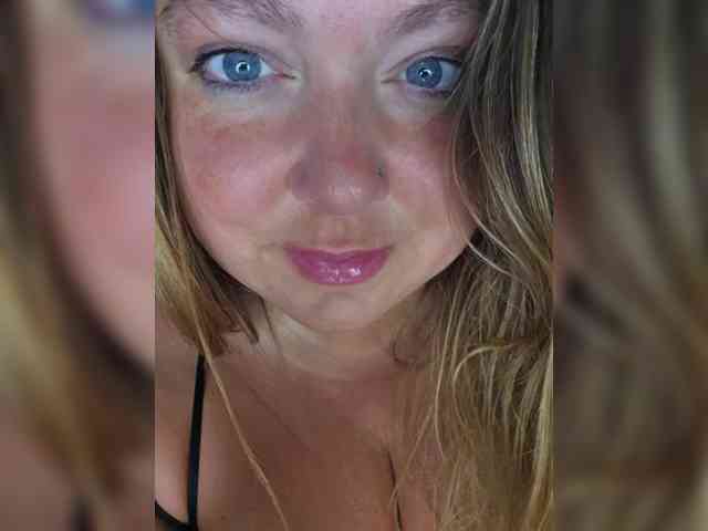 FLUFFY_BEAUTY webcam